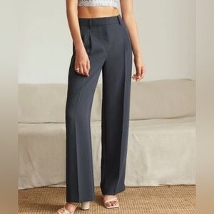 Aritzia Wilfred Effortless Pants - black, crepette, size 6 Barely worn